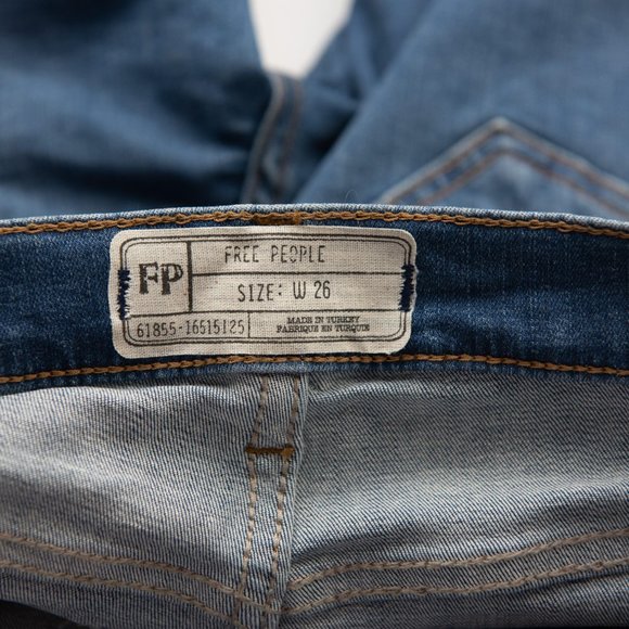 Free People Shark Bite Jeans Distressed Skinny Stretch Denim Cropped Blue Sz 26 - Picture 4 of 7